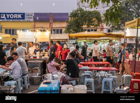 Seri Kembangan Night Market Hi Res Stock Photography And Images Alamy