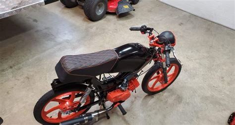 Custom Tomos Moped In 2020 Tomos Moped Moped Cafe Style