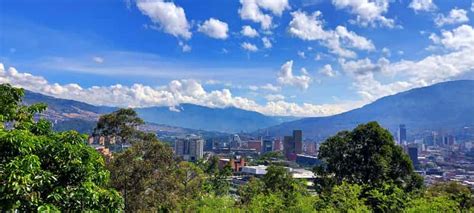 Medellín Private Stadtrundfahrt mit Metrocable Comuna 13 GetYourGuide