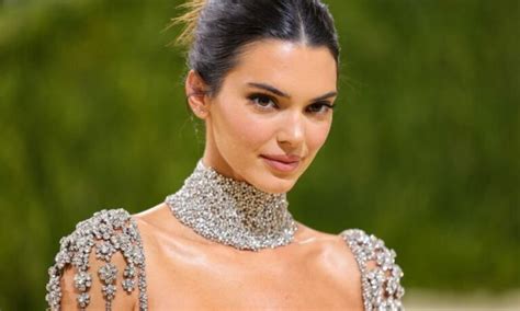 Kendall Jenner Net Worth, Bio, Age, Height, Relationship, Family