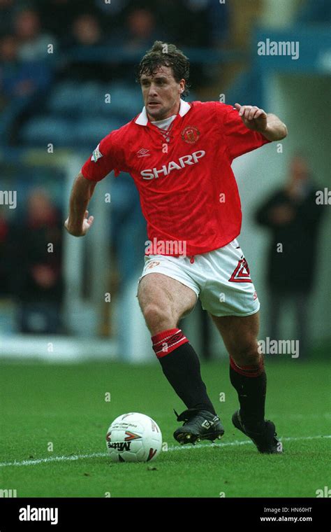 Mark hughes manchester united fc hi-res stock photography and images ...