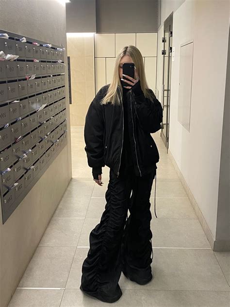 Пин от пользователя 444 на доске Fashion inspo | Идеи наряда, Стиль хип ...