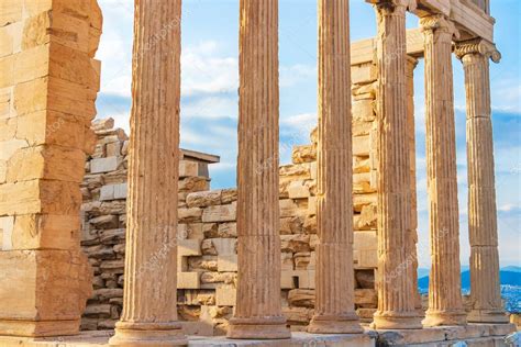 Detalles Figuras Esculturas Columnas De La Acr Polis De Atenas Con