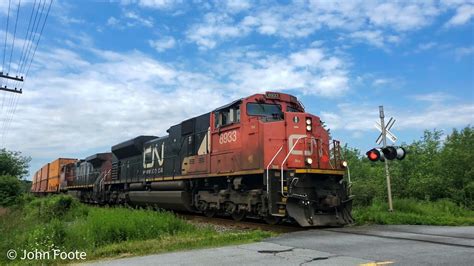 Sd70m 2 And Dash 9 Canadian Cab Lead Cn Q123 Through Enfield Youtube