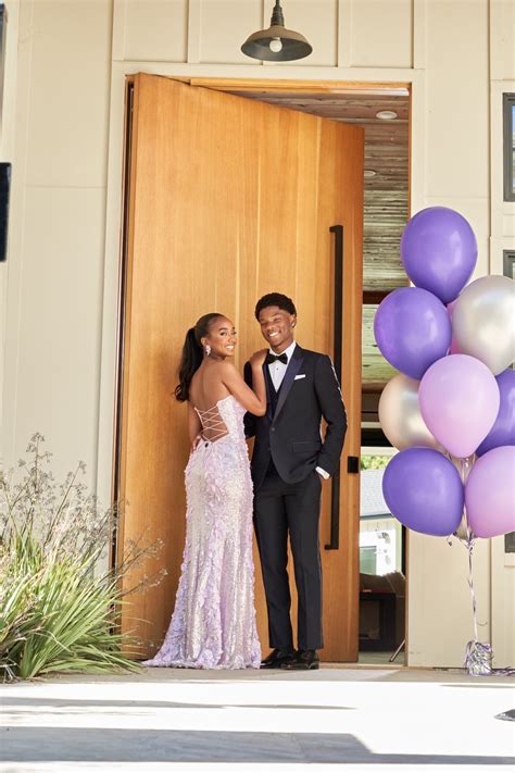 Diddys Daughter Goes To Prom With Chloe And Halle Baileys Brother