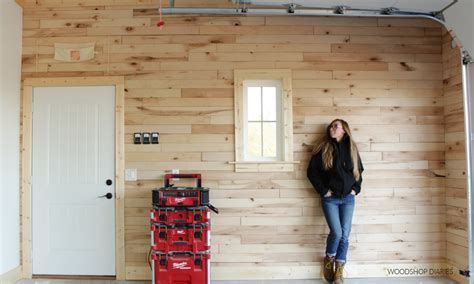 DIY Wood Plank Accent Wall--USING PLYWOOD! -- USING PLYWOOD!