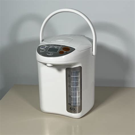 ZOJIRUSHI WATER BOILER/ WARMER