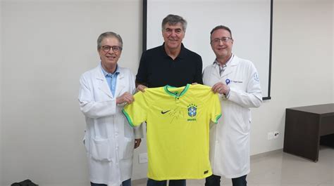 Ídolo tricolor o ex goleiro Zetti se encanta ao conhecer o HCM de Rio