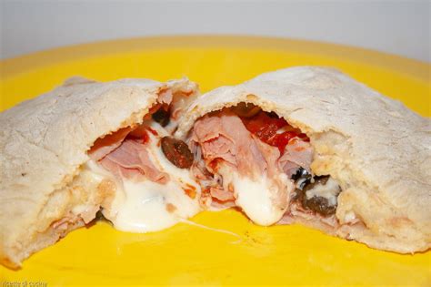 Calzone Al Prosciutto Cotto E Mozzarella Ricette Di Cucina