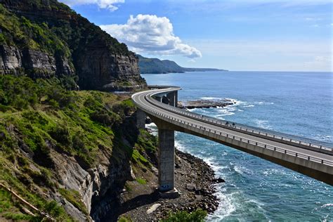 Sea Cliff Bridge – LIANA