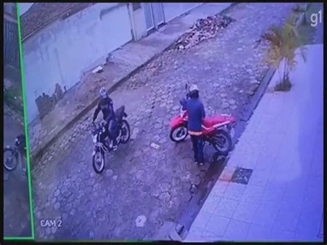 Vídeo Casal Tem Moto Furtada 40 Minutos Depois De Chegar Em