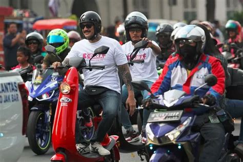 Konvoi Motor Bersama Emak Emak Tora Sudiro Diganjar Rekor Muri Jawa Pos