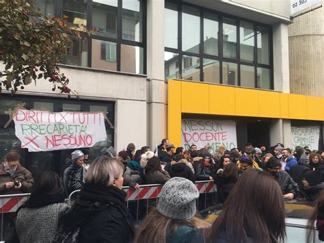 Insegnanti In Sciopero Cortei E Manifestazioni In Tutta Italia