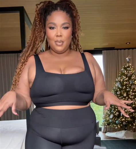 Lizzo Stuns Fans With Physique As She Says Shes Putting Herself First