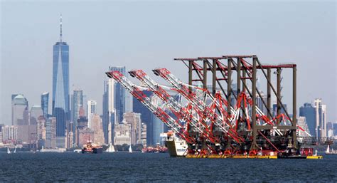 Liebherr Secures First Us West Coast Sts Crane Contract Container News