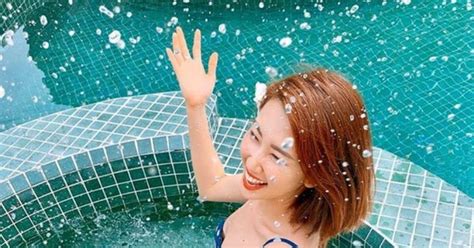 Th Y Ng N Khoe D Ng G I C M V I Bikini