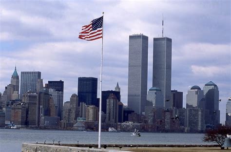 Historias De Supervivientes Y Cambios Post-9/11 En La Comunidad. La Caída De Las Torres Gemelas ...