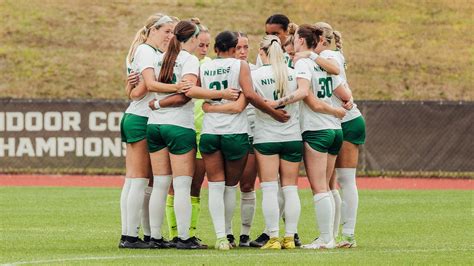 Ers Women S Soccer Place Three On The Aac Watch List The Charlotte Post