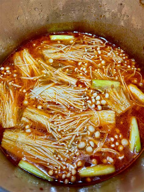 Tomato Enoki Mushroom Soup