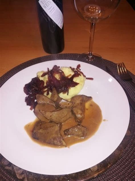 Gebratene Leber mit Rotwein Crème fraîche Sauce von Küchenblume79