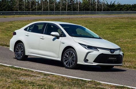 Toyota Lanzó El Nuevo Corolla En Argentina Mega Autos