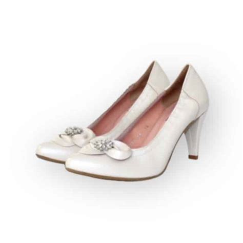 Le Babe Ivory Pearlised Leather High Court NEW Shoobaloo