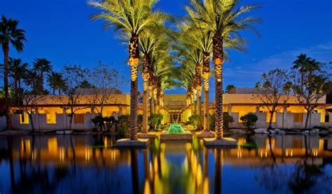 Top 14 US Luxury Golf Resorts with Spectacular Scenery - HotelsCombined ...