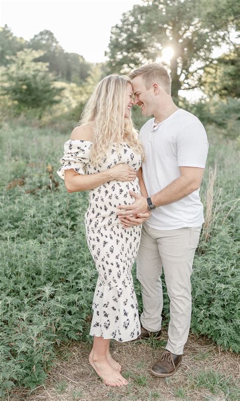 Stunning Outdoor Maternity Photos - kristielloydphotography.com