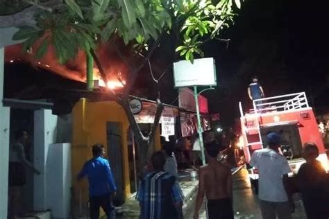 Toko Di Kubutambahan Terbakar Pengelola Merugi Ratusan Juta Bali Express