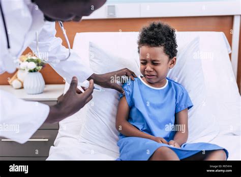 African Child Injection Hi Res Stock Photography And Images Alamy