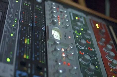 What Is A Limiter And How To Use It In Mastering