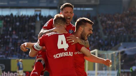 2 Bundesliga Hamburger SV Dreht Spiel In Rostock Und Zittert Sich In