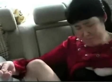 Old Man Chinese Fucks Mature Woman At DrTuber