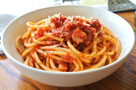 Bucatini A La Amatriciana La Receta Original Romana