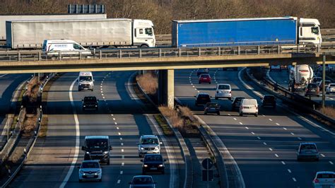 A Sperrung In Nrw Am Wochenende Autofahrer M Ssen Umwege Fahren