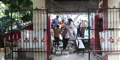 Wali Murid SDN Pondok Cina 1 Curhat Ke Pemkot Depok Sambil Berurai Air