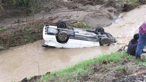 Good Samaritans Save Driver After Car Flips Into A Creek Abc7 San