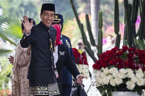 7 Pakaian Adat Yang Dikenakan Jokowi Saat Pidato Kenegaraan Betawi