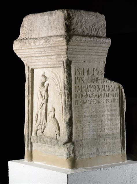 Pedestal Archaeologs