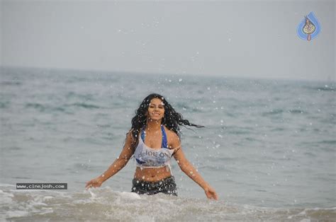 Rachana Mourya Hot Stills Photo 20 Of 39