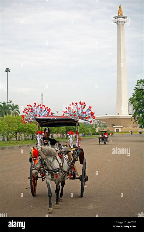 National Monument Merdeka Square Jakarta Indonesia Stock Photo Alamy