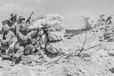 1st Marine Division Tommy Gunner On Peleliu 1944 World War Photos