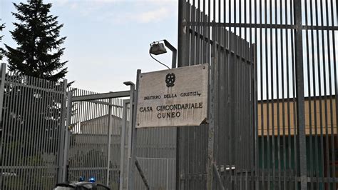 Detenuto Tenta Di Portare Droga In Carcere A Cuneo La Polizia