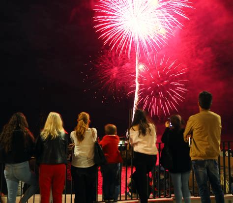 11 Milhões Para O Fogo De Artifício Da Passagem Do Ano