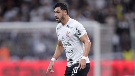 Giuliano Espera Repetir Boas Atua Es Em Cl Ssicos Pelo Corinthians