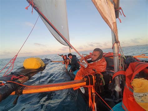 Expedi O De Canoa Havaiana Chega Ao Destino Final Em Niter I