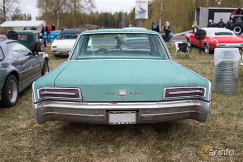 Chrysler New Yorker Town Sedan