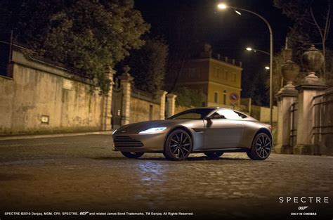 Spectre Caradisiac Dans L Aston Martin Db De James Bond Vid O