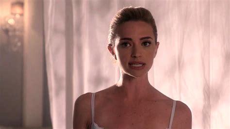 Ginny And Georgia Brianne Howey è Apparsa In Altre Note Serie