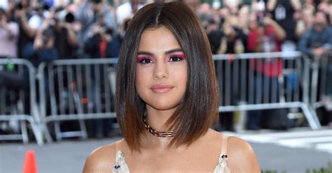 Selena Gomez Estrena Look Y Acierta Con El Corte Bob Perfecto Para